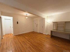 100-25 Queens Boulevard 3JJ, Forest Hills NY 11375