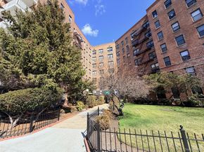 100-25 Queens Boulevard 3JJ, Forest Hills NY 11375
