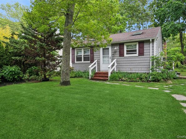 11 Shell Road, Hampton Bays NY 11946