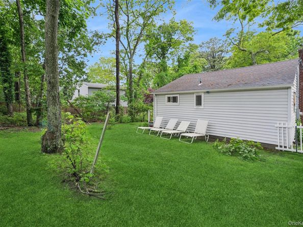 11 Shell Road, Hampton Bays NY 11946