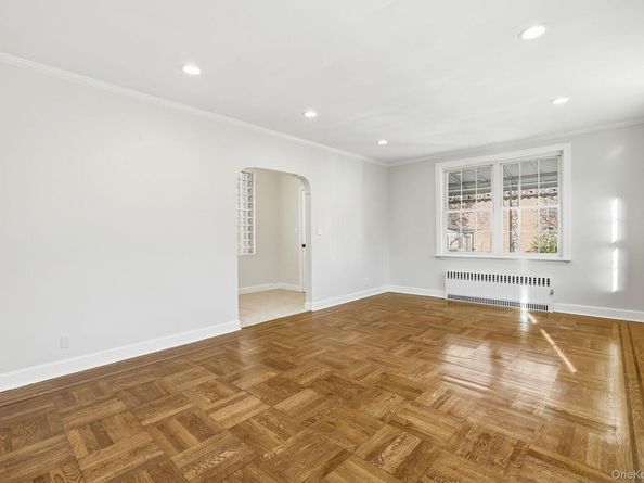 2015 Tenbroeck Avenue, Bronx NY 10461