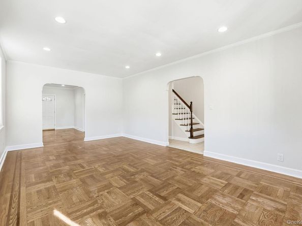 2015 Tenbroeck Avenue, Bronx NY 10461