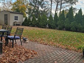 20 Sugarwood Lane, Commack NY 11725