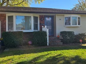 20 Sugarwood Lane, Commack NY 11725