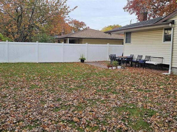 20 Sugarwood Lane, Commack NY 11725