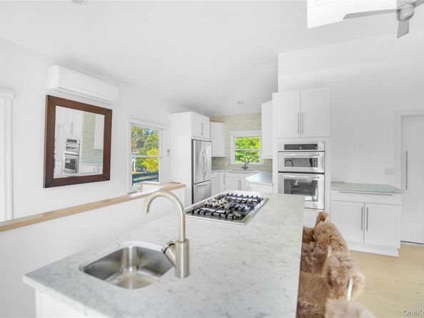 3 Jefferson Avenue, Hampton Bays NY 11946