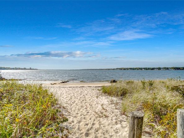 3 Jefferson Avenue, Hampton Bays NY 11946