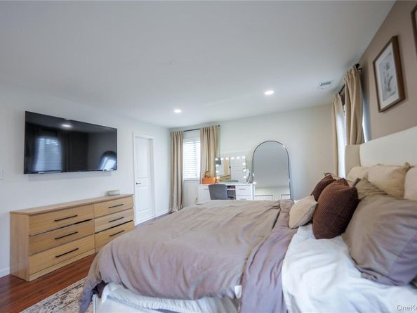 100 Baker Court 15, Island Park NY 11558