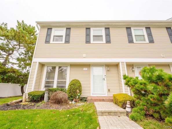 100 Baker Court 15, Island Park NY 11558