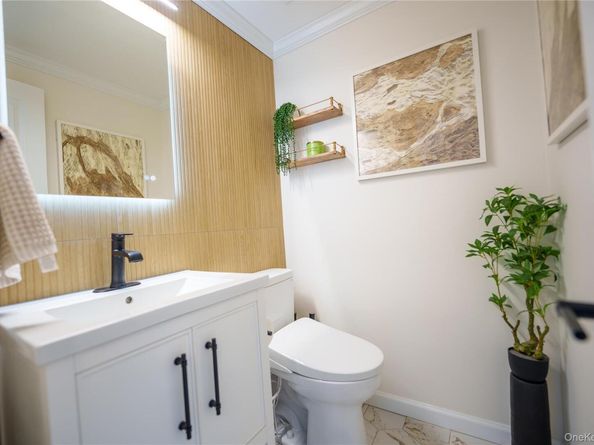 100 Baker Court 15, Island Park NY 11558