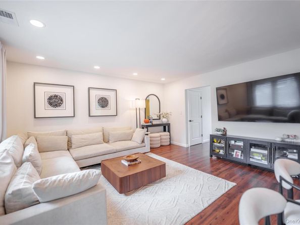 100 Baker Court 15, Island Park NY 11558