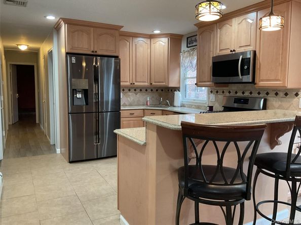 531 Boxwood Drive, Shirley NY 11967