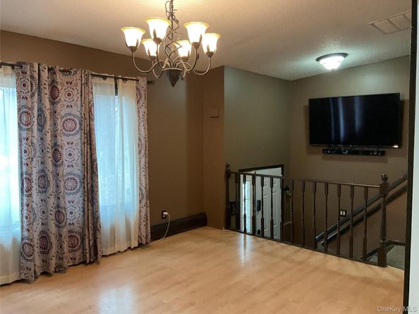 531 Boxwood Drive, Shirley NY 11967