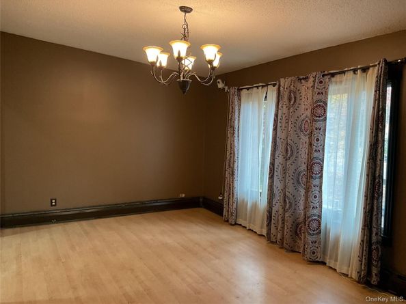 531 Boxwood Drive, Shirley NY 11967