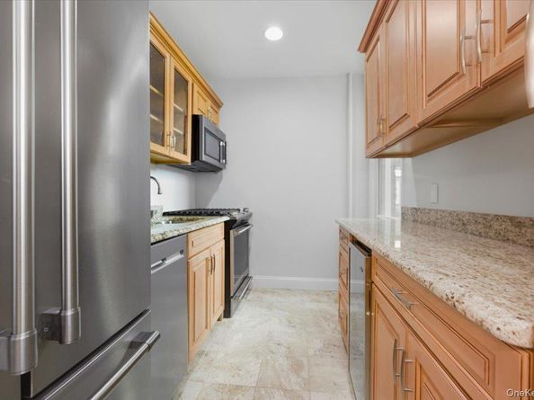 275 Maple Avenue B 1, Rockville Centre NY 11570