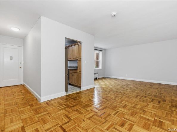 275 Maple Avenue B 1, Rockville Centre NY 11570