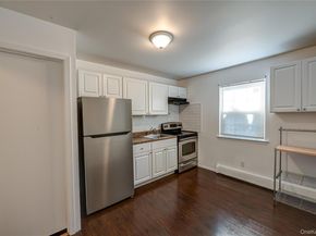 27 MANCHESTER Road, Huntington NY 11743