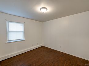 27 MANCHESTER Road, Huntington NY 11743