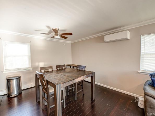 27 MANCHESTER Road, Huntington NY 11743