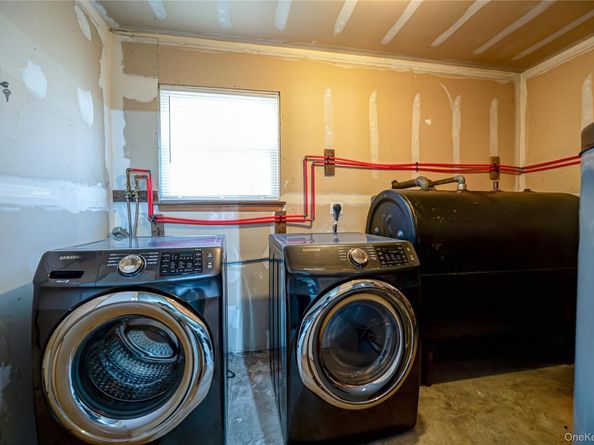 27 MANCHESTER Road, Huntington NY 11743