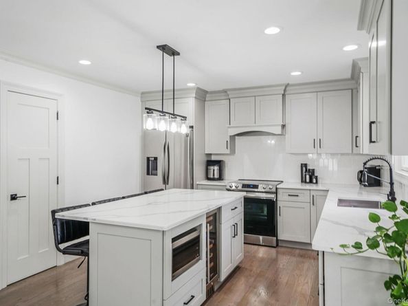 120 4th Street, Saint James NY 11780