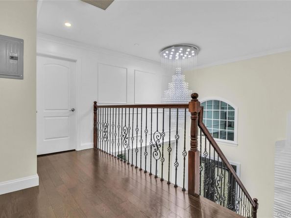 858 Prescott Street, Valley Stream NY 11580