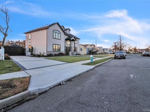 858 Prescott Street, Valley Stream NY 11580