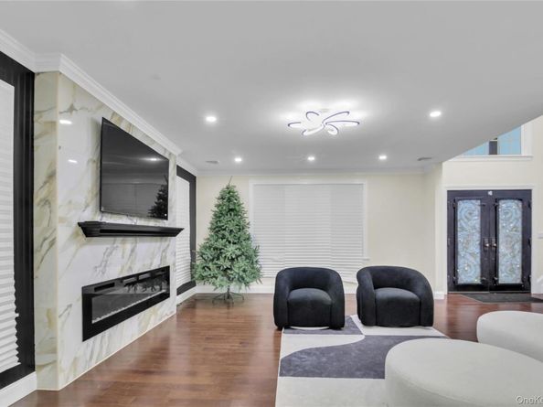 858 Prescott Street, Valley Stream NY 11580