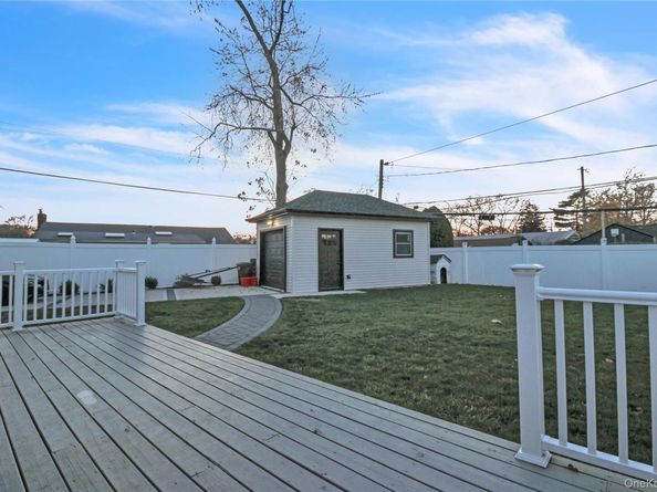 858 Prescott Street, Valley Stream NY 11580