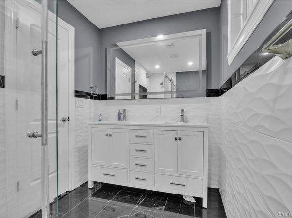 858 Prescott Street, Valley Stream NY 11580