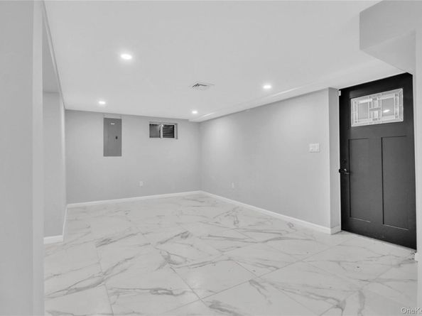 858 Prescott Street, Valley Stream NY 11580