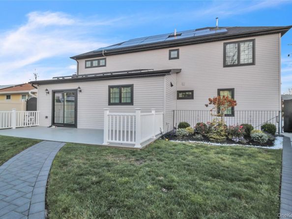 858 Prescott Street, Valley Stream NY 11580