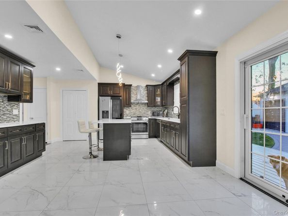 858 Prescott Street, Valley Stream NY 11580