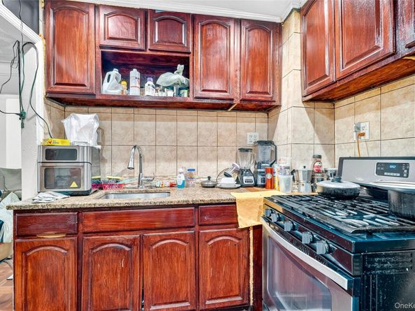 1052 Evergreen Avenue, Bronx NY 10472