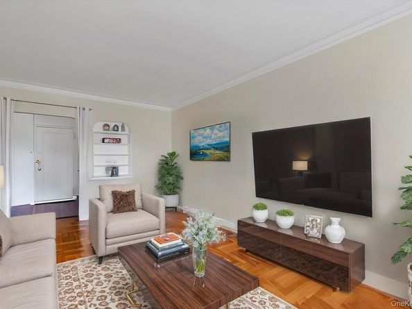 190 E Mosholu Parkway S 6H, Bronx NY 10458