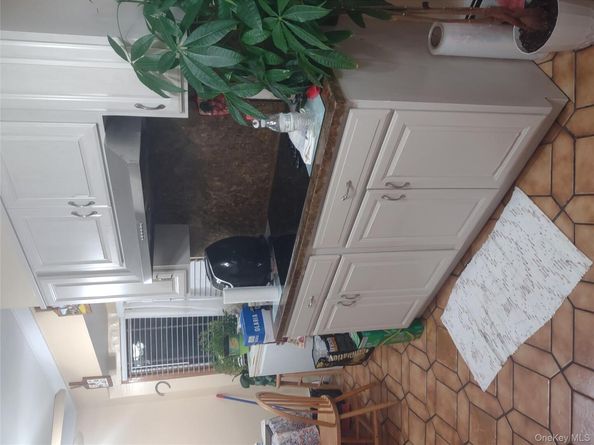 19 Curve Lane, Levittown NY 11756