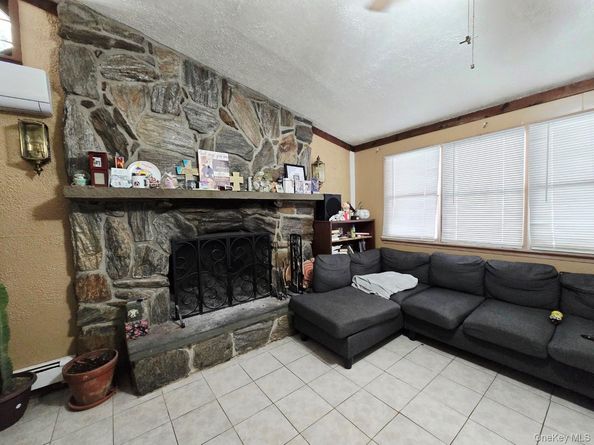 19 Curve Lane, Levittown NY 11756