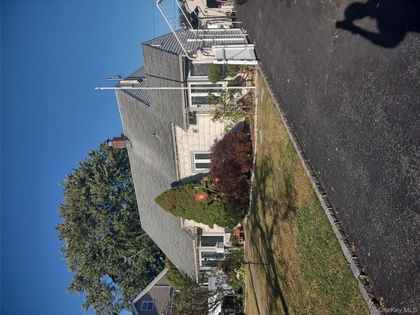 19 Curve Lane, Levittown NY 11756