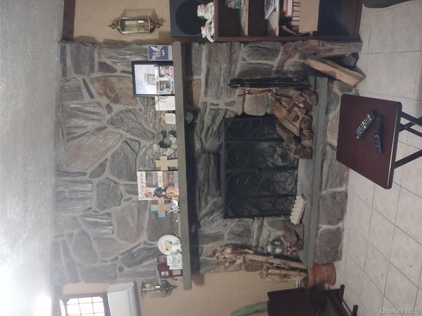 19 Curve Lane, Levittown NY 11756