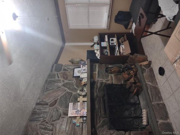 19 Curve Lane, Levittown NY 11756