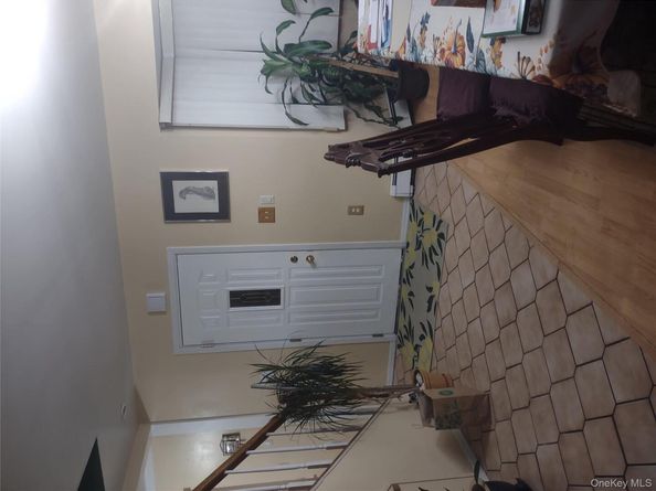 19 Curve Lane, Levittown NY 11756