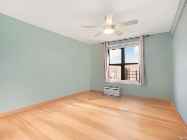 224-24 Union Turnpike 6G, Oakland Gardens NY 11364