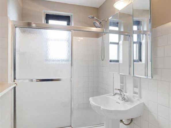 224-24 Union Turnpike 6G, Oakland Gardens NY 11364