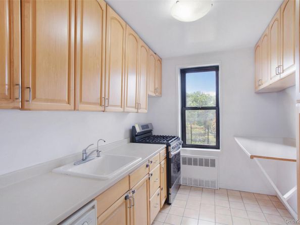 224-24 Union Turnpike 6G, Oakland Gardens NY 11364