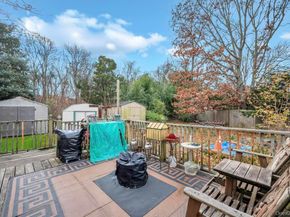 14 Urn Court, Brentwood NY 11717