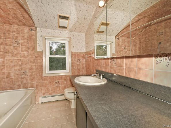 6 Duquesne Drive, Greenlawn NY 11740