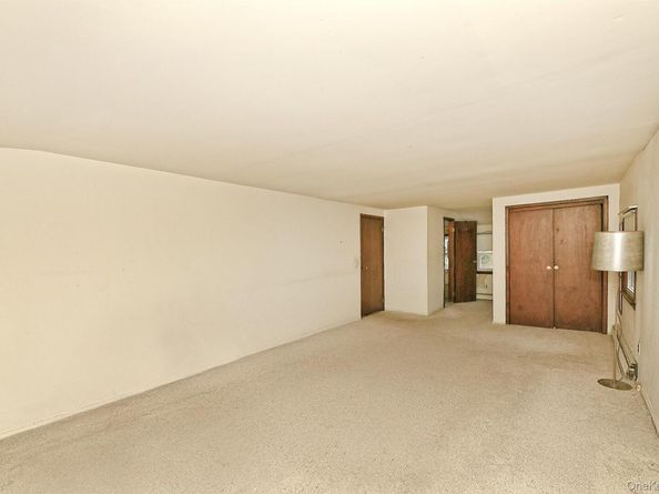 6 Duquesne Drive, Greenlawn NY 11740