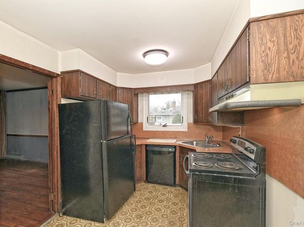 6 Duquesne Drive, Greenlawn NY 11740