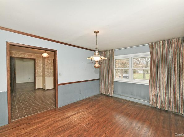 6 Duquesne Drive, Greenlawn NY 11740