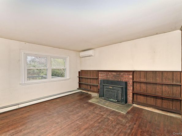 6 Duquesne Drive, Greenlawn NY 11740